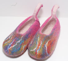 Load image into Gallery viewer, Handfelted Children Wool Slippers, Size: UK6, EU23