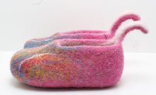Load image into Gallery viewer, Handfelted Children Wool Slippers, Size: UK6, EU23