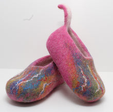 Load image into Gallery viewer, Handfelted Children Wool Slippers, Size: UK6, EU23
