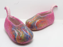 Load image into Gallery viewer, Handfelted Children Wool Slippers, Size: UK6, EU23