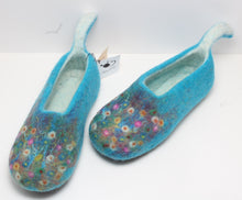 Load image into Gallery viewer, Handfelted Children Wool Slippers, Size: UK 12