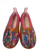 Load image into Gallery viewer, Impressionistic Slippers: FUSCIA Color
