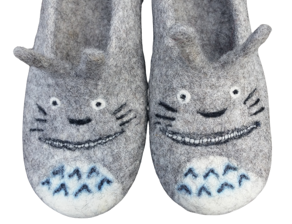 Totoro Slippers Feltingstudio
