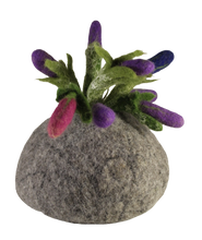 Load image into Gallery viewer, Felted Vase with flowers
