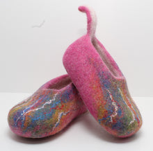 Load image into Gallery viewer, Handfelted Children Wool Slippers, Size: UK6, EU23
